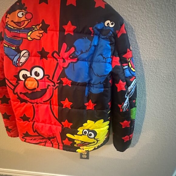 de Kryptic x Sesame Street Puffer Jacket XL NWOT - Sesame Workshop 2020 Big Bird - Picture 2 of 15